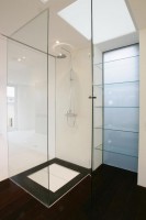 /album/koupelny/rohovy-bezramovy-sprchovy-kout-jpg/